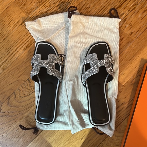 Brand new in box Sold out Hermes crystal Oran sandals in size 37 (US size 7) - Picture 2 of 6